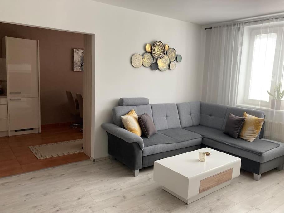 Apartman S Terasou, Bezplatne Parkovanie Apartment Братислава Екстериор снимка